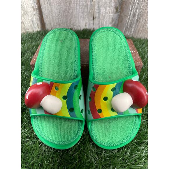 Crocs Kids’ Classic Zen Garden Terry Cloth Green Mushroom Slide Size C11 - Picture 3 of 5